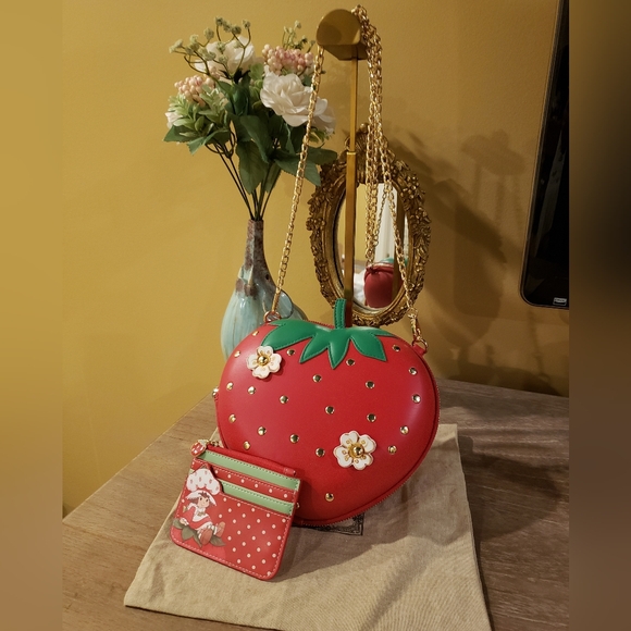 NEW! SET! Strawberry Shortcake Shaped Crossbody Bag & Zip Card Holder - Picture 2 of 6